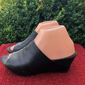 Tsubo Edger Black Leather Platform Wedge Slide Mules Sandals Size 7.5